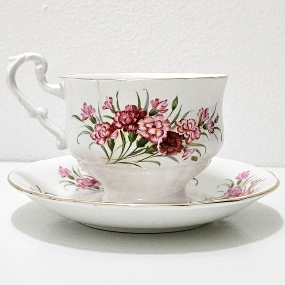 Paragon Fine China Pink "English Flowers Carnations" Tea Cup & Saucer - Picture 4 of 16